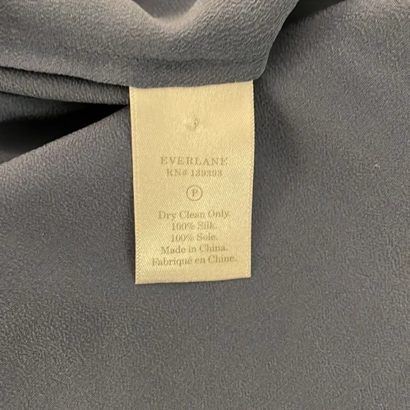 Everlane The Clean Silk Short-Sleeve Square Shirt - Picture 7 of 10
